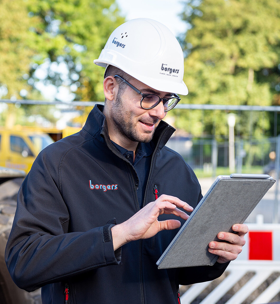 Ein Mitarbeiter auf der Baustelle