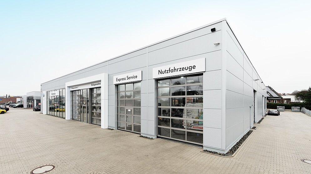 Werkstatteinfahrten mit durchsichtigen Toren