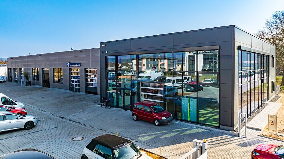 Drohnenaufnahme auf das Autohaus am Stachus AHS GmbH - neue Werkstatt in Elsenfeld - Foto 2
